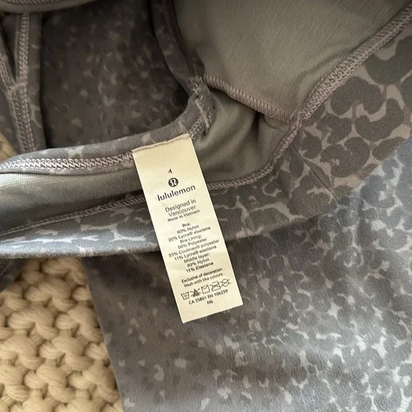 Lululemon Flow Y Bra Nulu *Light Support* B/C Cup & Align Pant 28” City Camo 4